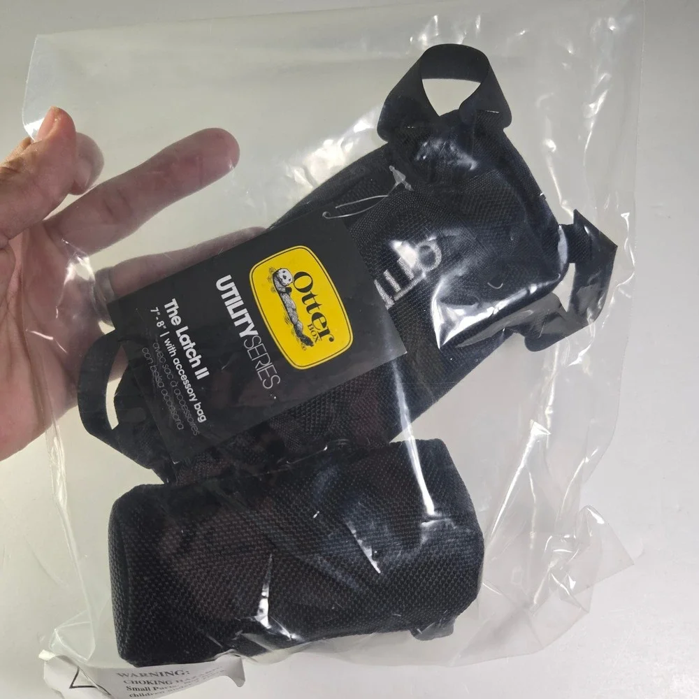 Otter Box Utility Series The Latch II 7-8 Inch With Accessory Bag Black